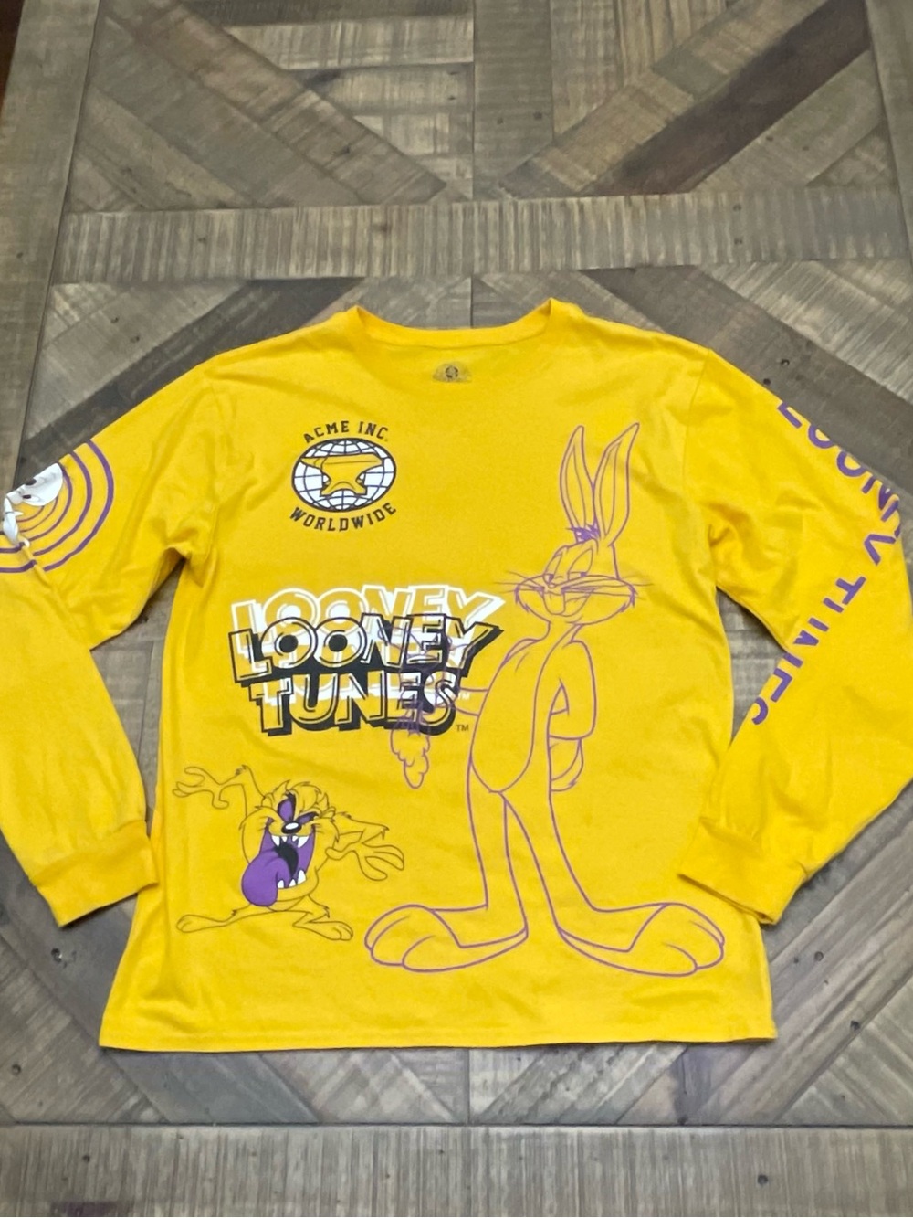 Warner Bros. Looney Tunes Yellow Long-Sleeve Graphic Tee